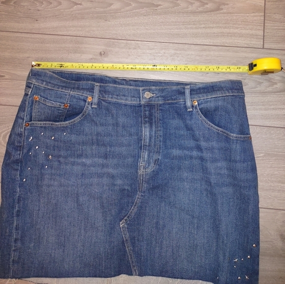 Levi's bedazzled jean skirt - Picture 2 of 9